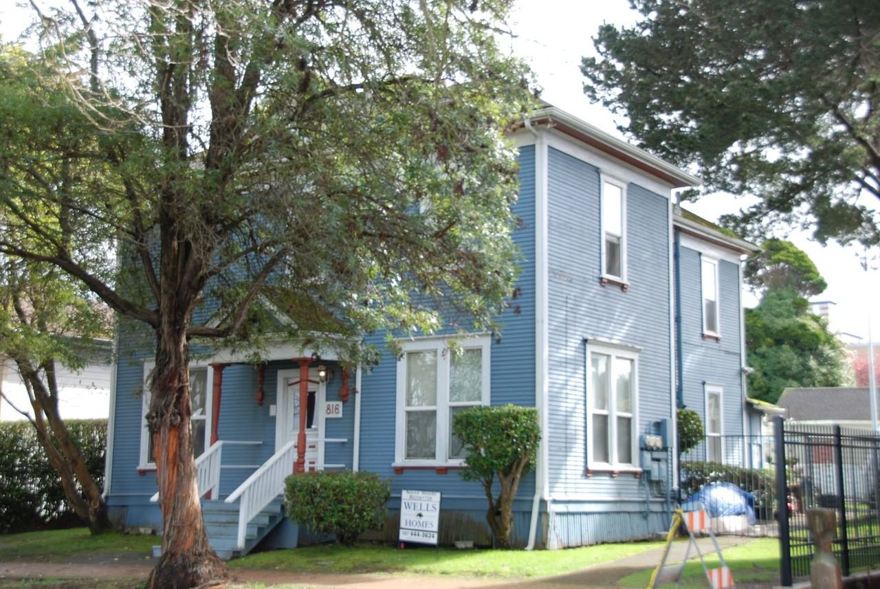 816 2nd Street - Photo 3 of 3