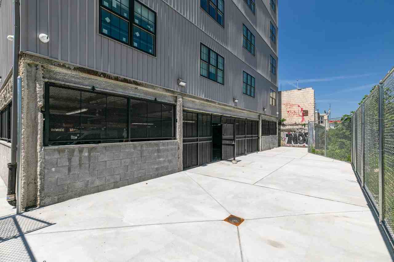 Brand New Luxury Apartments - Photo 5 of 34