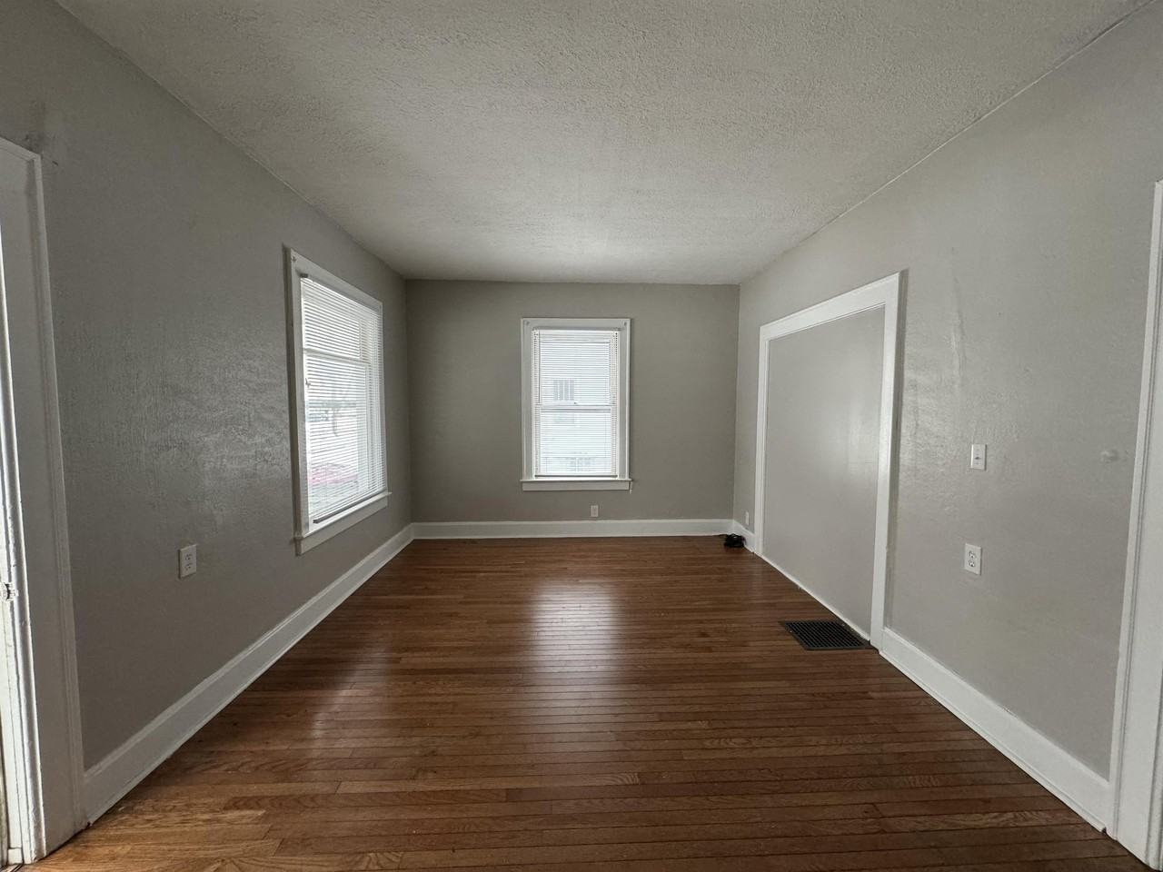 1912 Latham St #1 - Photo 2 of 9