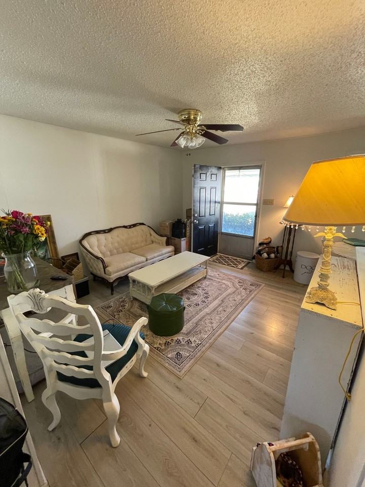 Adorable and Spacious 1 Bedroom 1 Bath in Llano, TX. - Photo 4 of 5