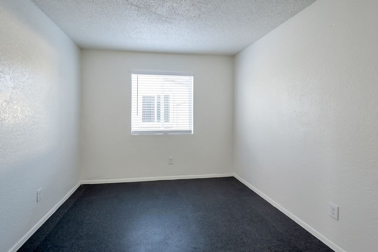 Starlight Apartment Homes - Photo 4 of 50