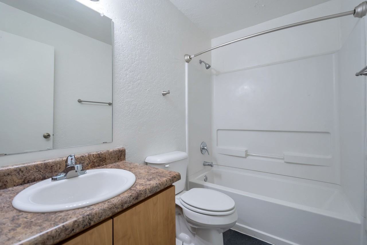 Starlight Apartment Homes - Photo 6 of 50