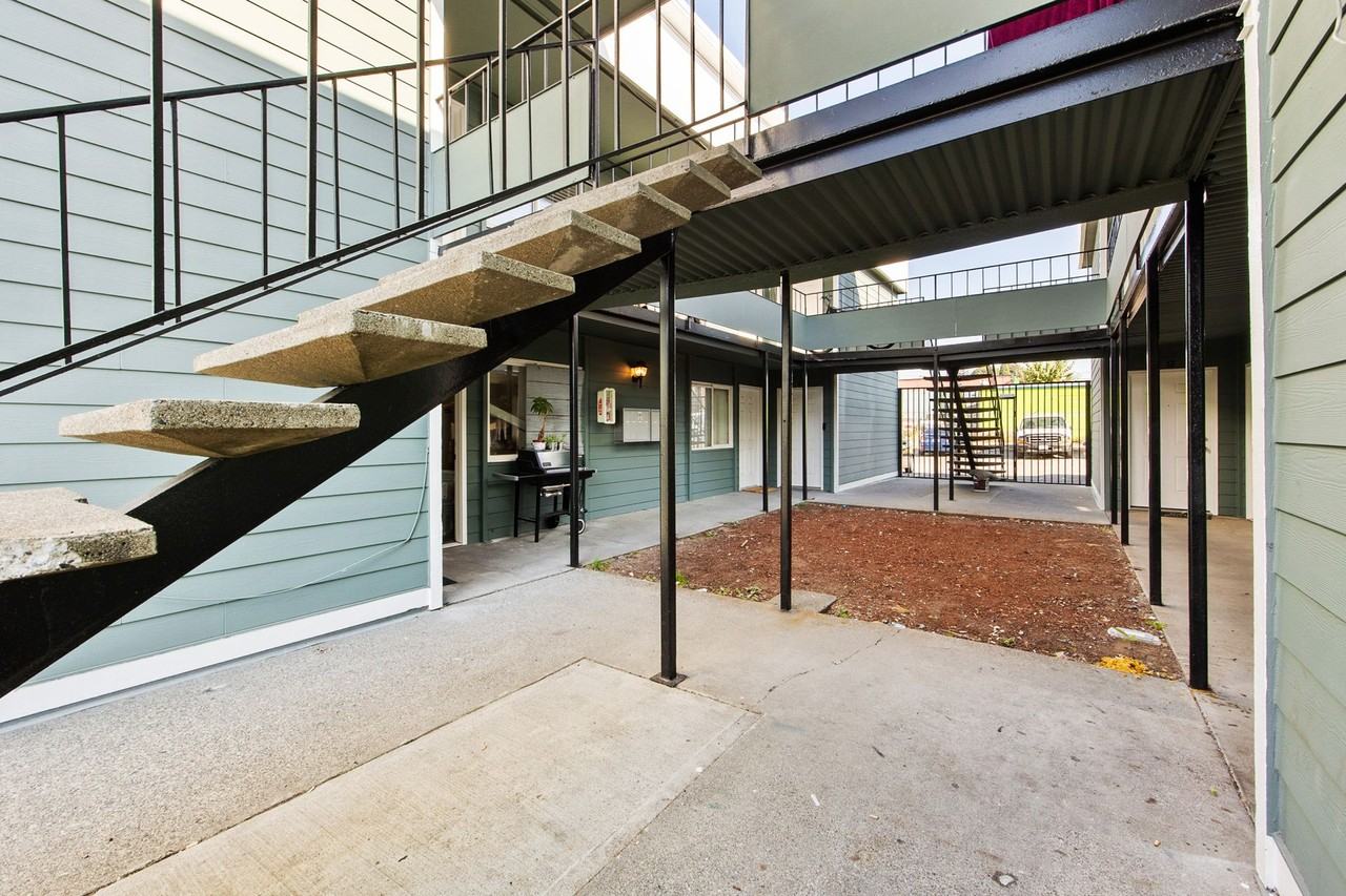 Flats at Delridge - Photo 4 of 5