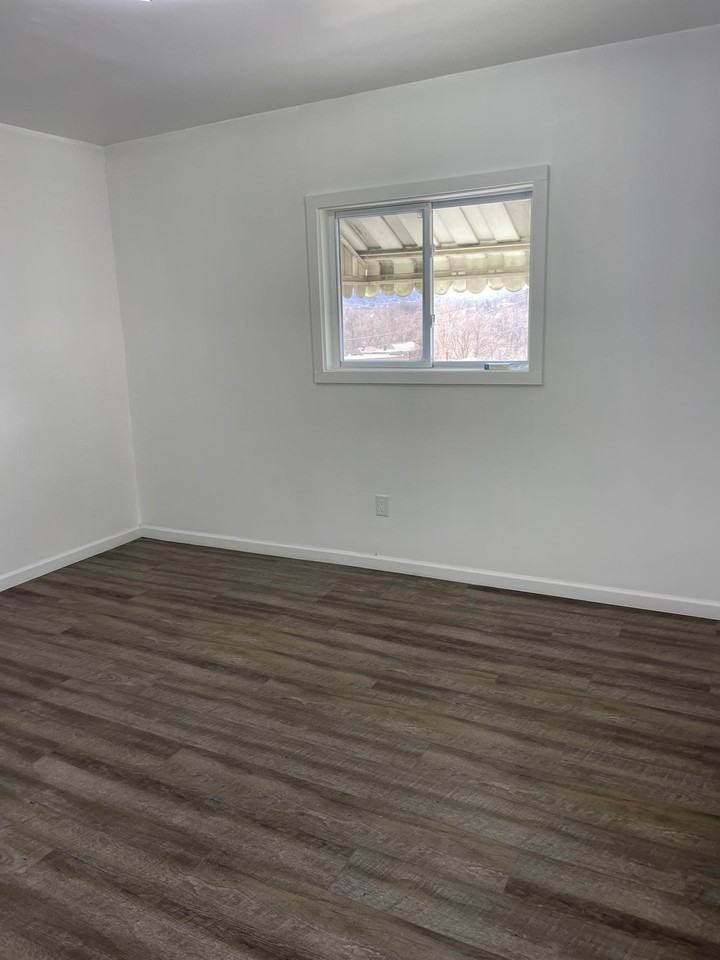 3rd Street, Pitcairn - Photo 5 of 9