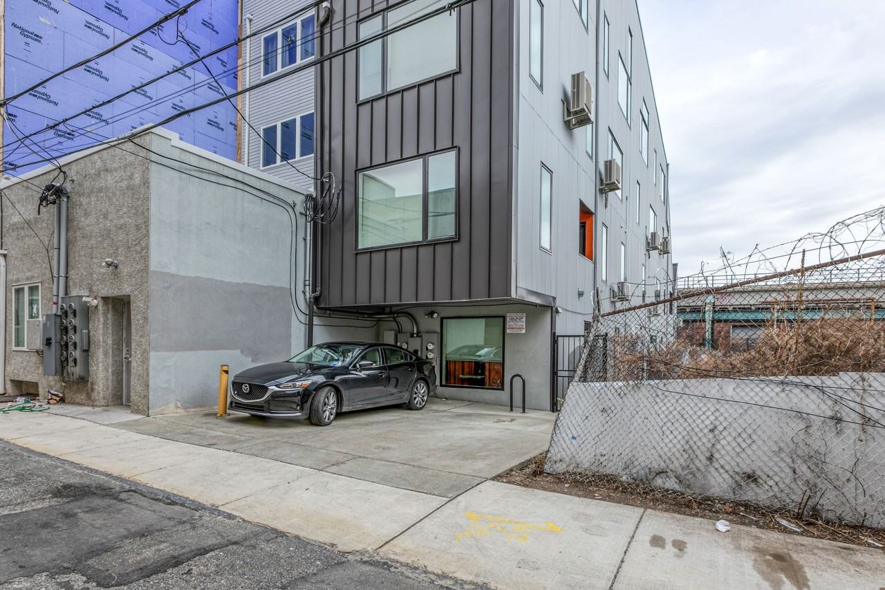 Brand New Luxury Apartments - Photo 7 of 8