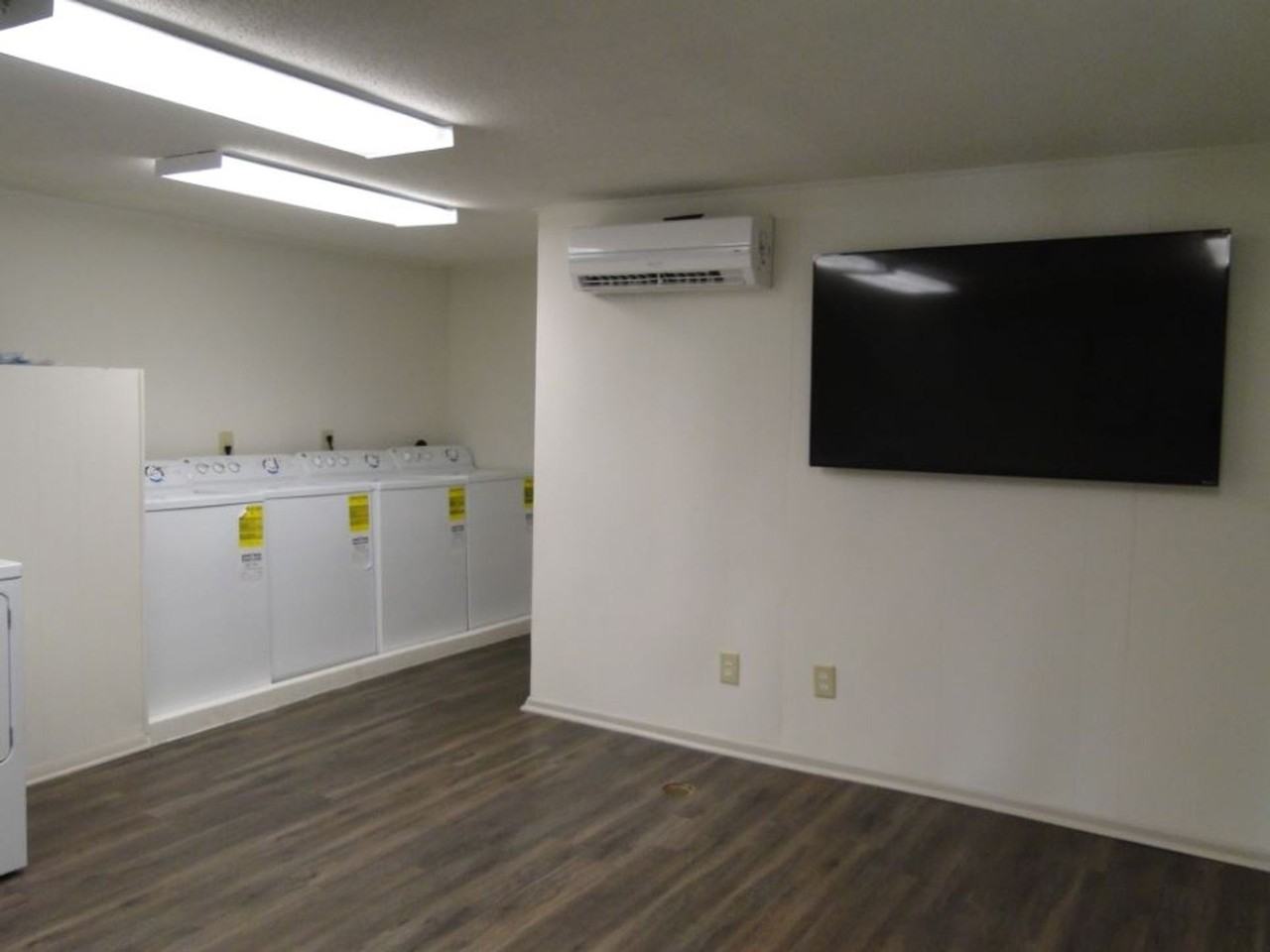 PRE LEASING AUGUST! - Photo 7 of 11