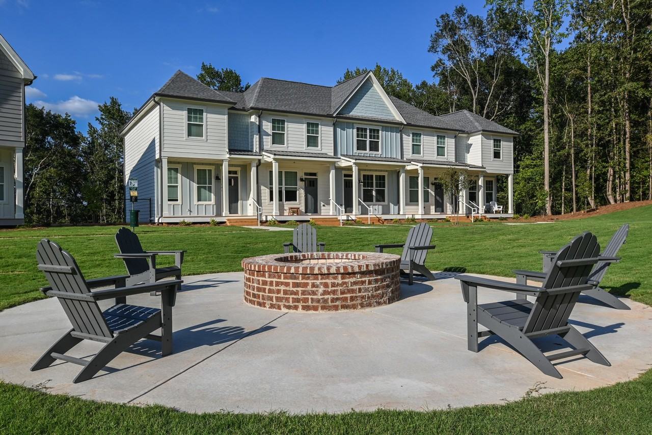 PRE-LEASING FOR AUGUST 2026! - Photo 3 of 8