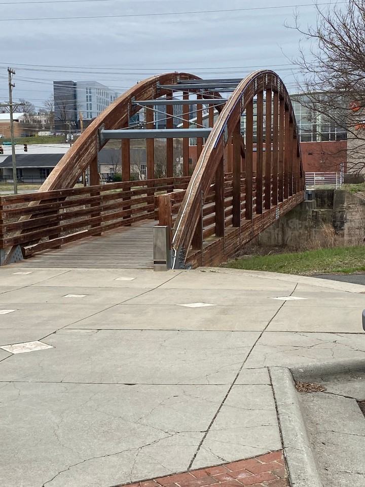 Gateway Apartments - Photo 3 of 24