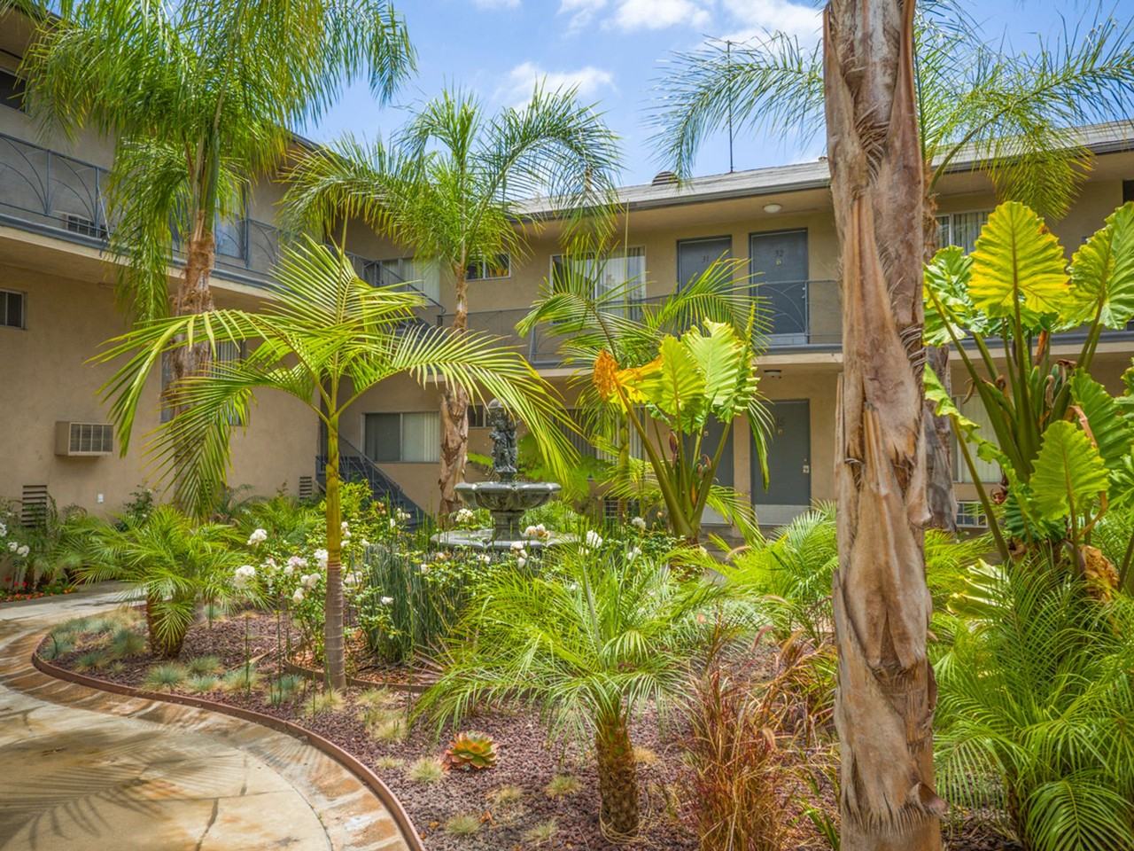 334 S. Hobart Blvd - Photo 5 of 8