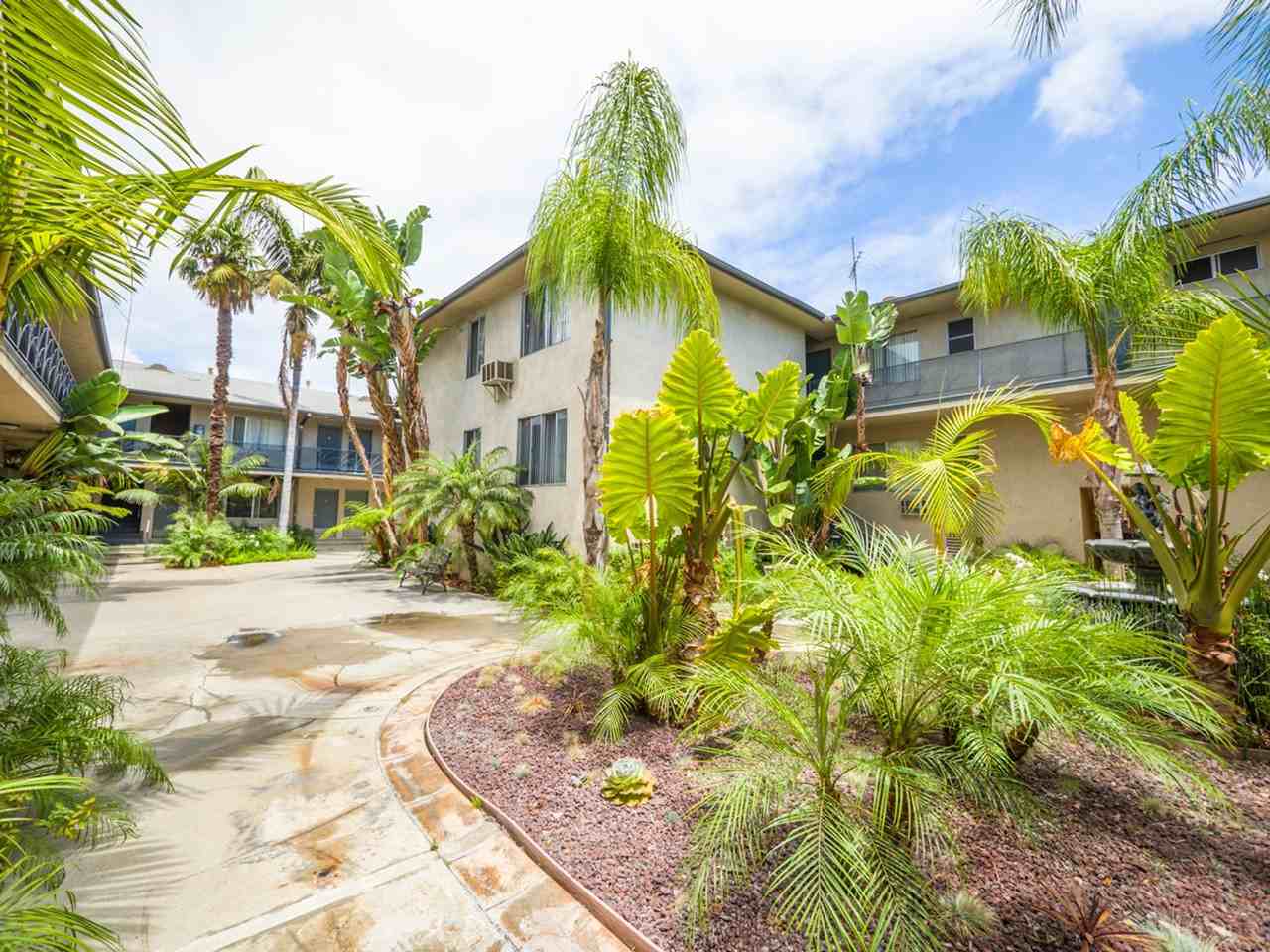 334 S. Hobart Blvd - Photo 6 of 8