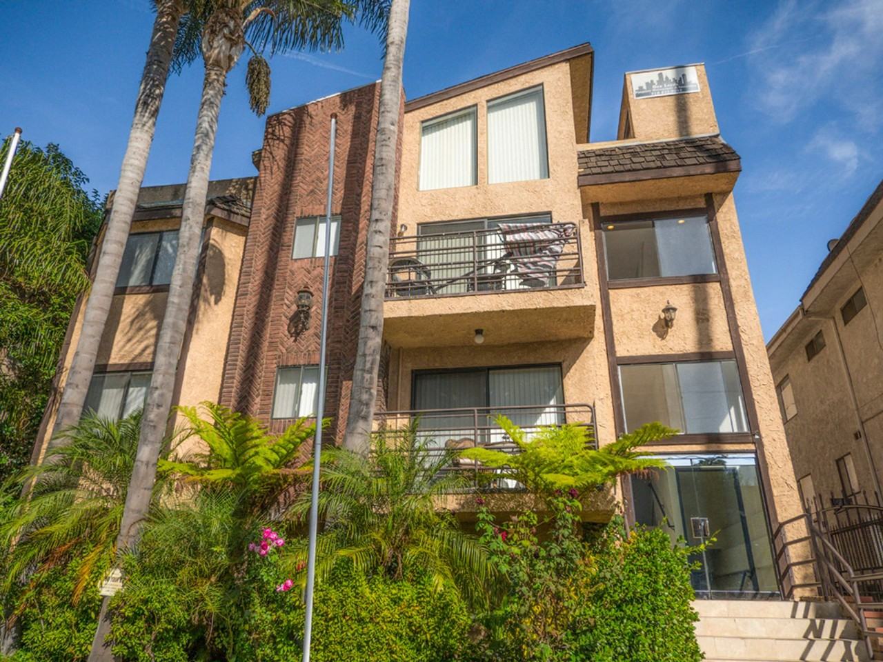 4420 Fulton Ave - Photo 2 of 7