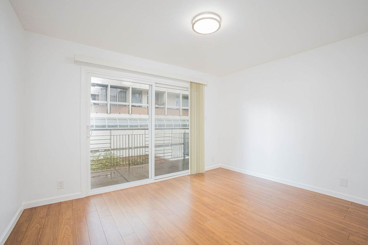 137 Montecito Ave - Photo 7 of 12