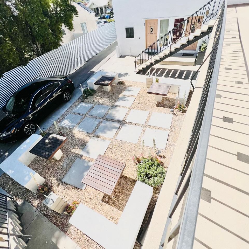 2561 W Avenue 30 Apartments - Photo 3 of 16