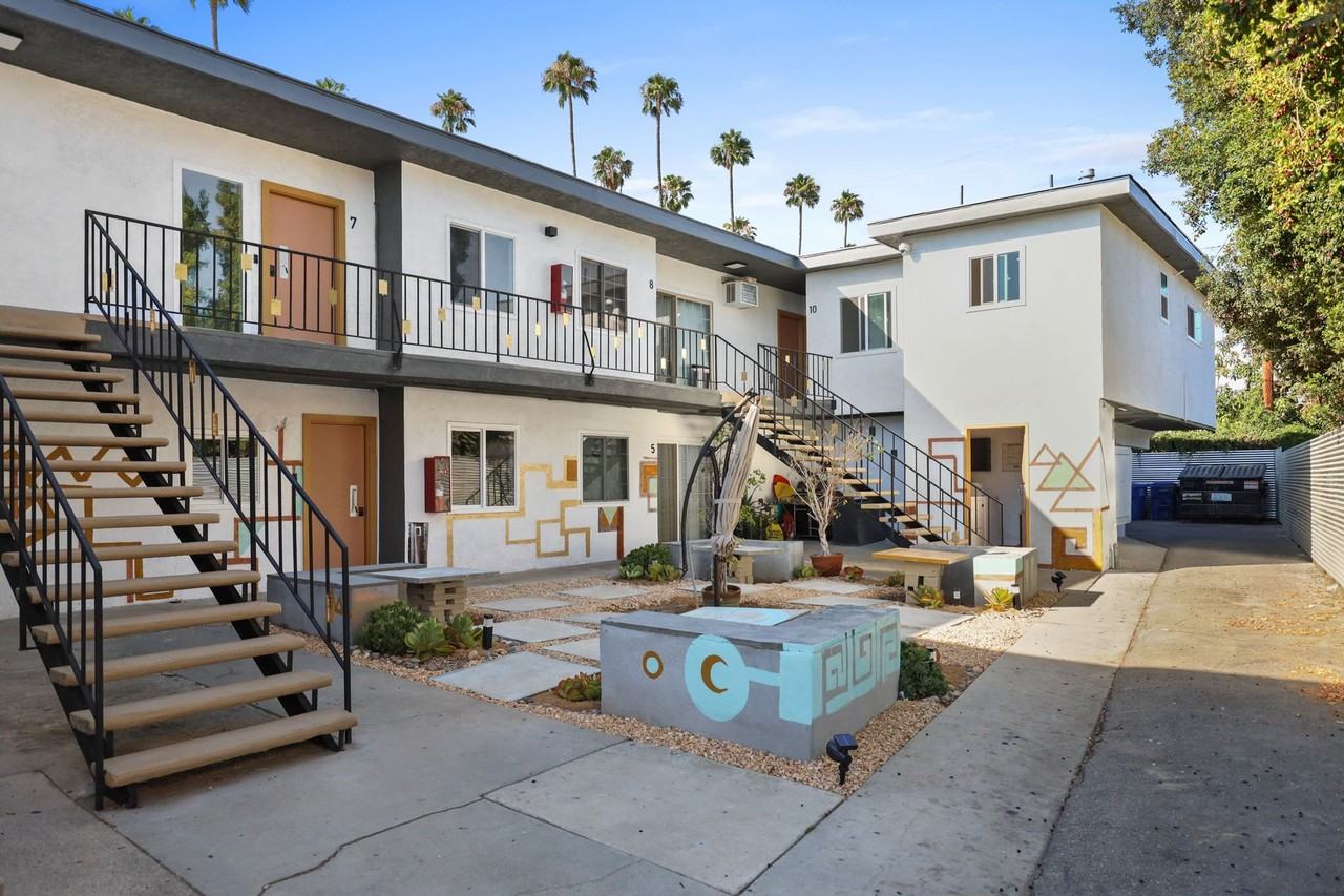 2561 W Avenue 30 Apartments - Photo 6 of 16