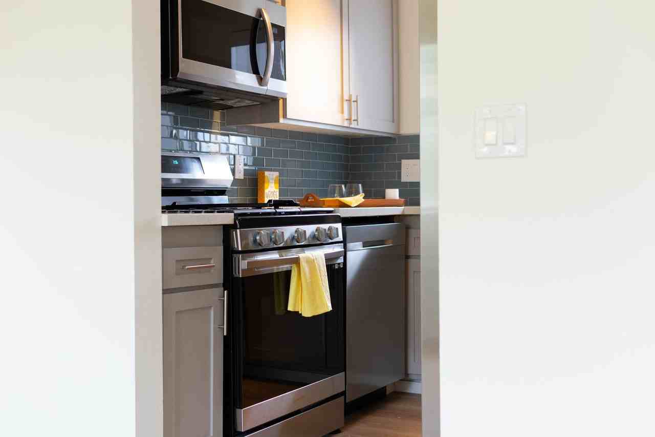 Tustin Palms Apartment Homes - Photo 3 of 32