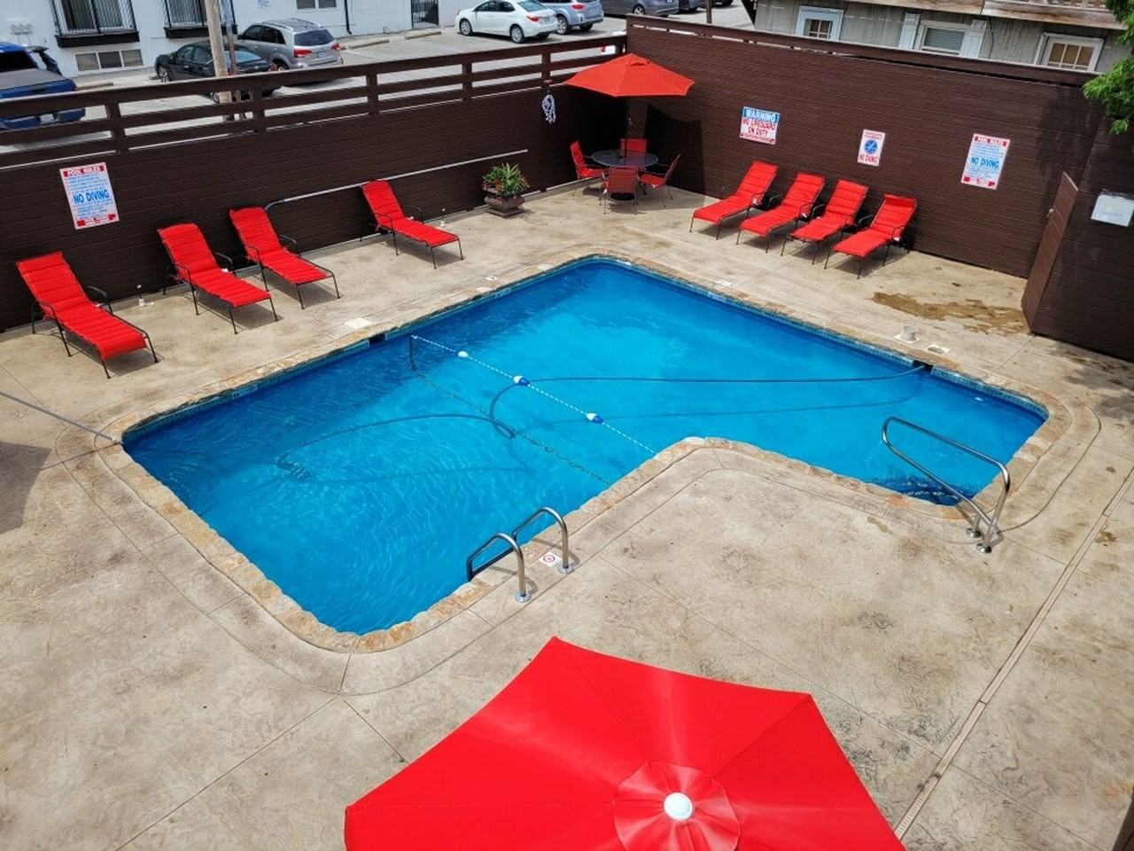 Plaza 44 Apartments - Photo 6 of 8