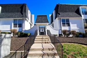 featured image of 4427 Holly St