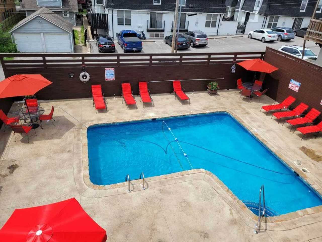 Plaza La Belle Apartments - Photo 5 of 34