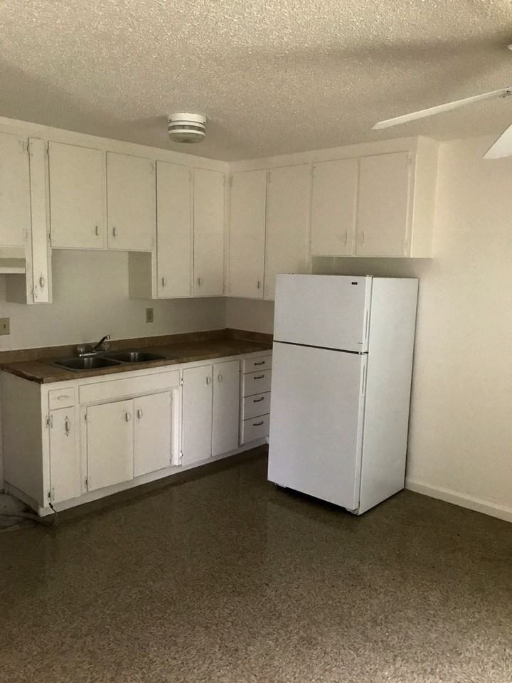 212 W Dakota Ave #D - Photo 5 of 7