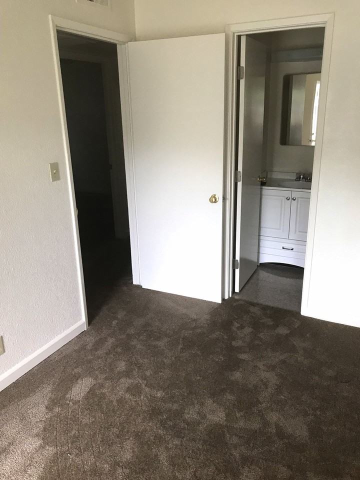 212 W Dakota Ave #D - Photo 6 of 7