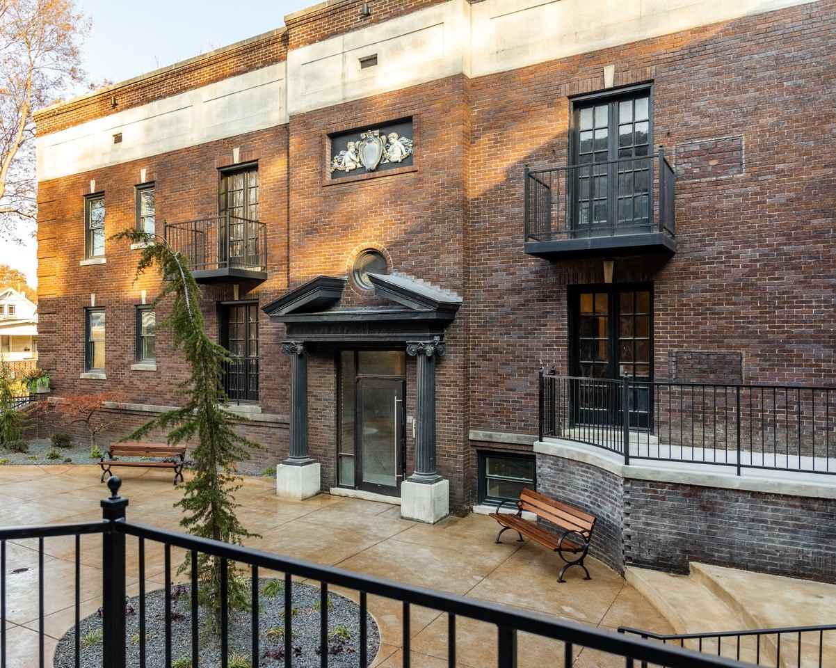 Washington Court | AR Flats - Photo 3 of 4