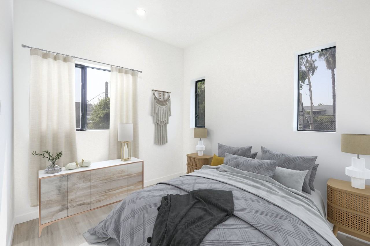 829 Larrabee Street - Photo 3 of 10