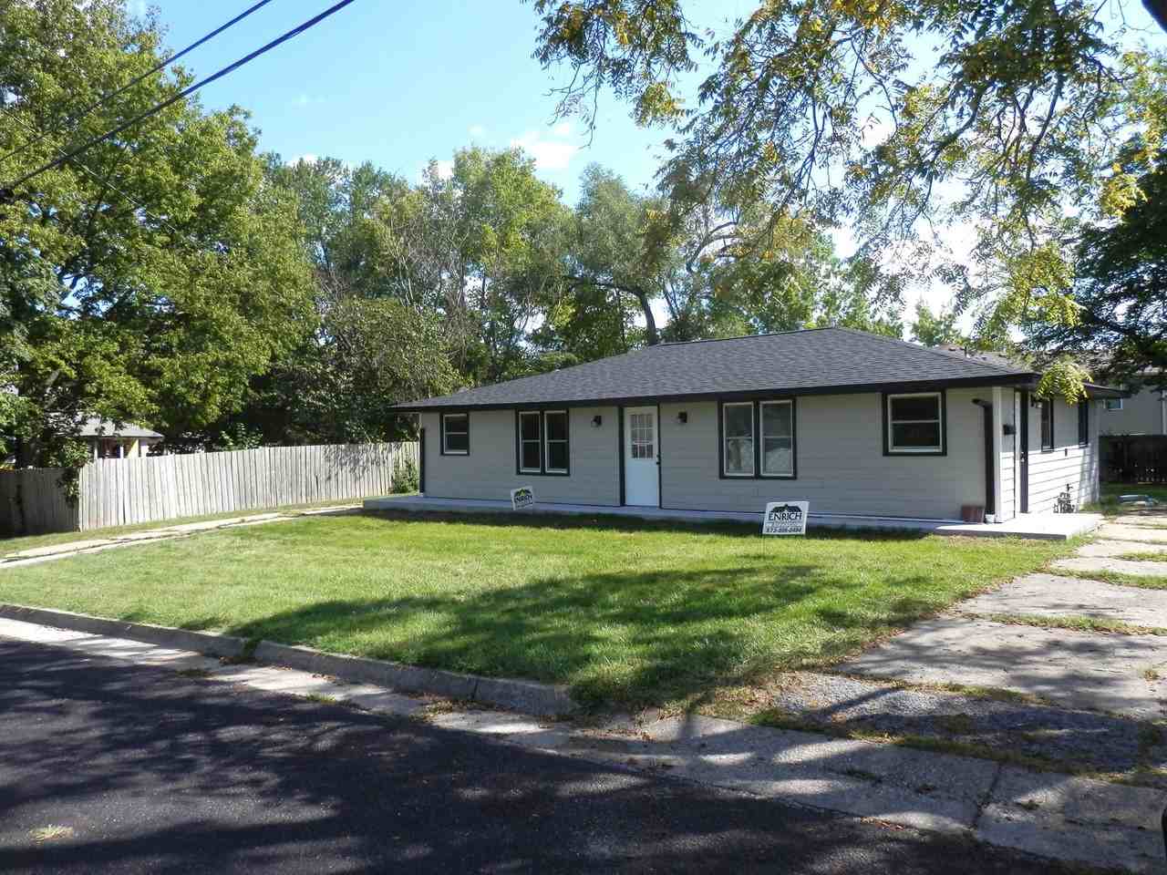 1906 Gordon - Photo 2 of 3