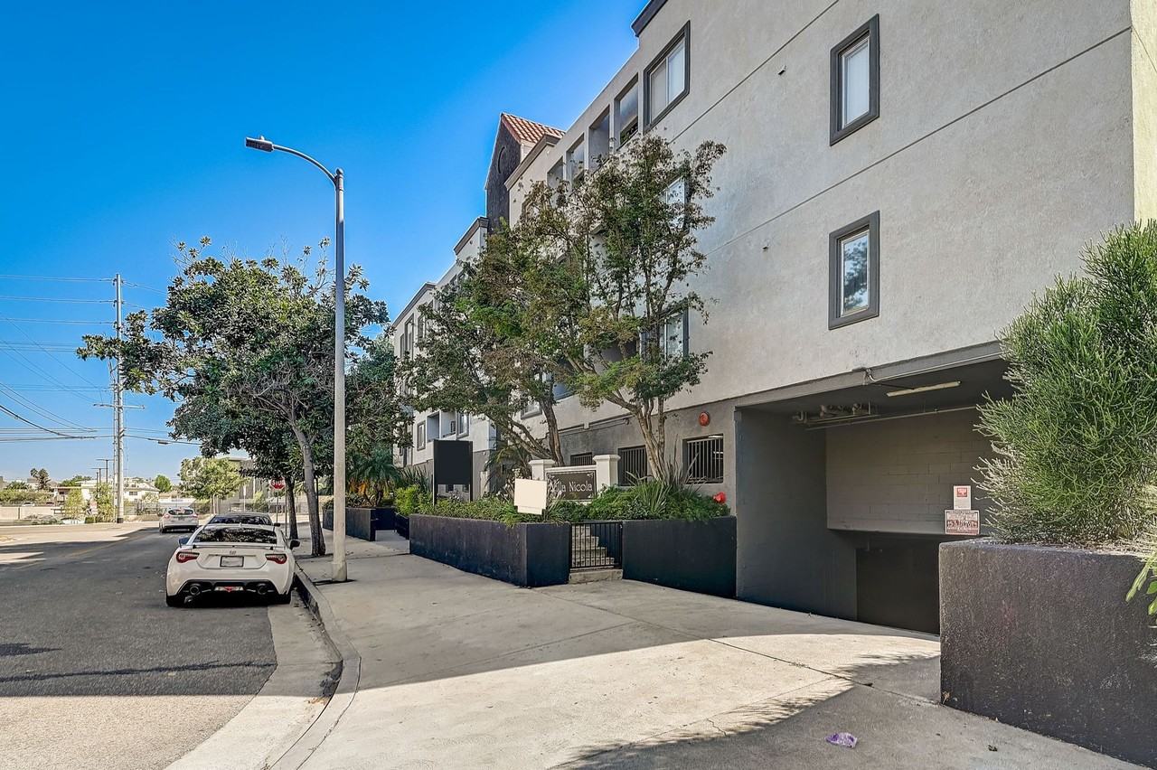 14900 Moorpark Street - Photo 7 of 28