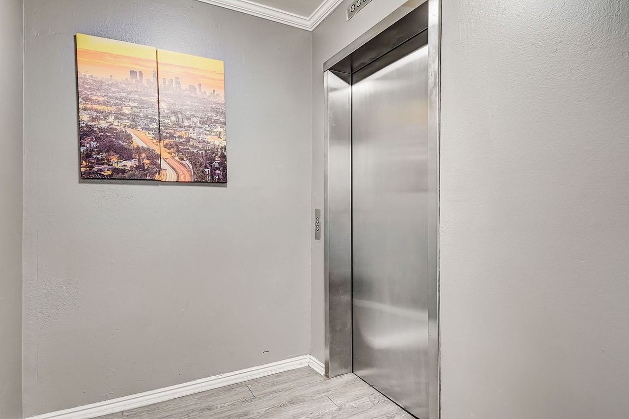 14900 Moorpark Street - Photo 5 of 28