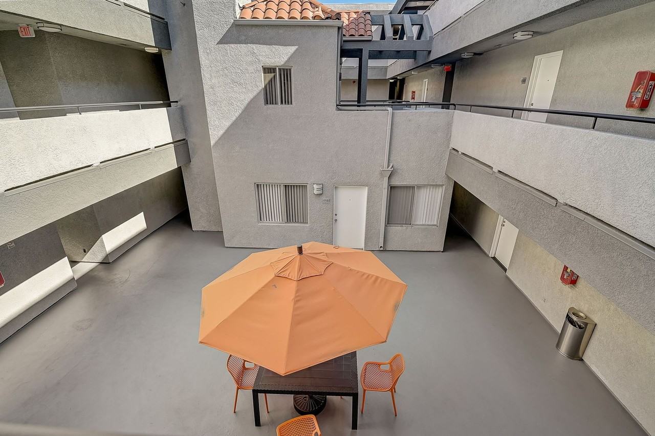 14900 Moorpark Street - Photo 6 of 28