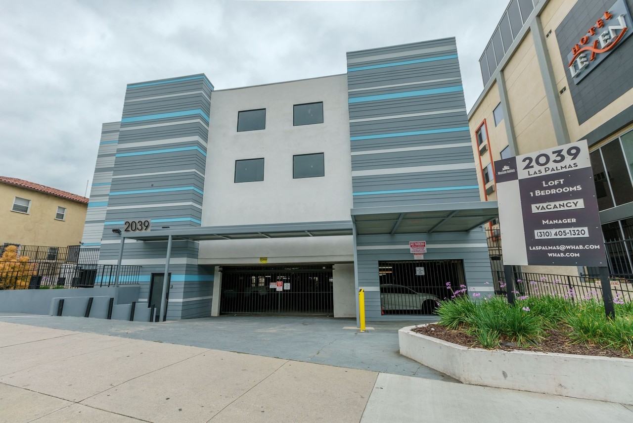 2039 North Las Palmas Ave - Photo 4 of 19