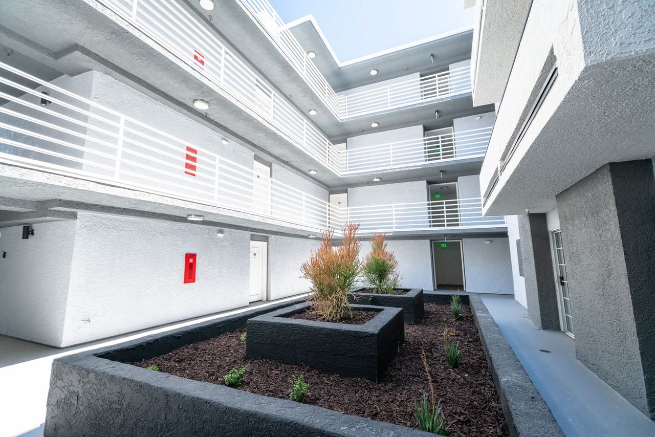 4378 Sepulveda Blvd - Photo 7 of 32