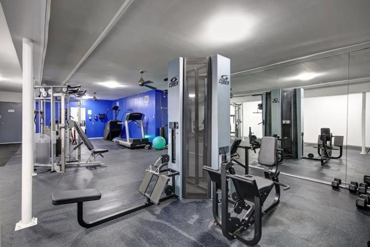 1865 North Fuller Ave - Photo 4 of 10