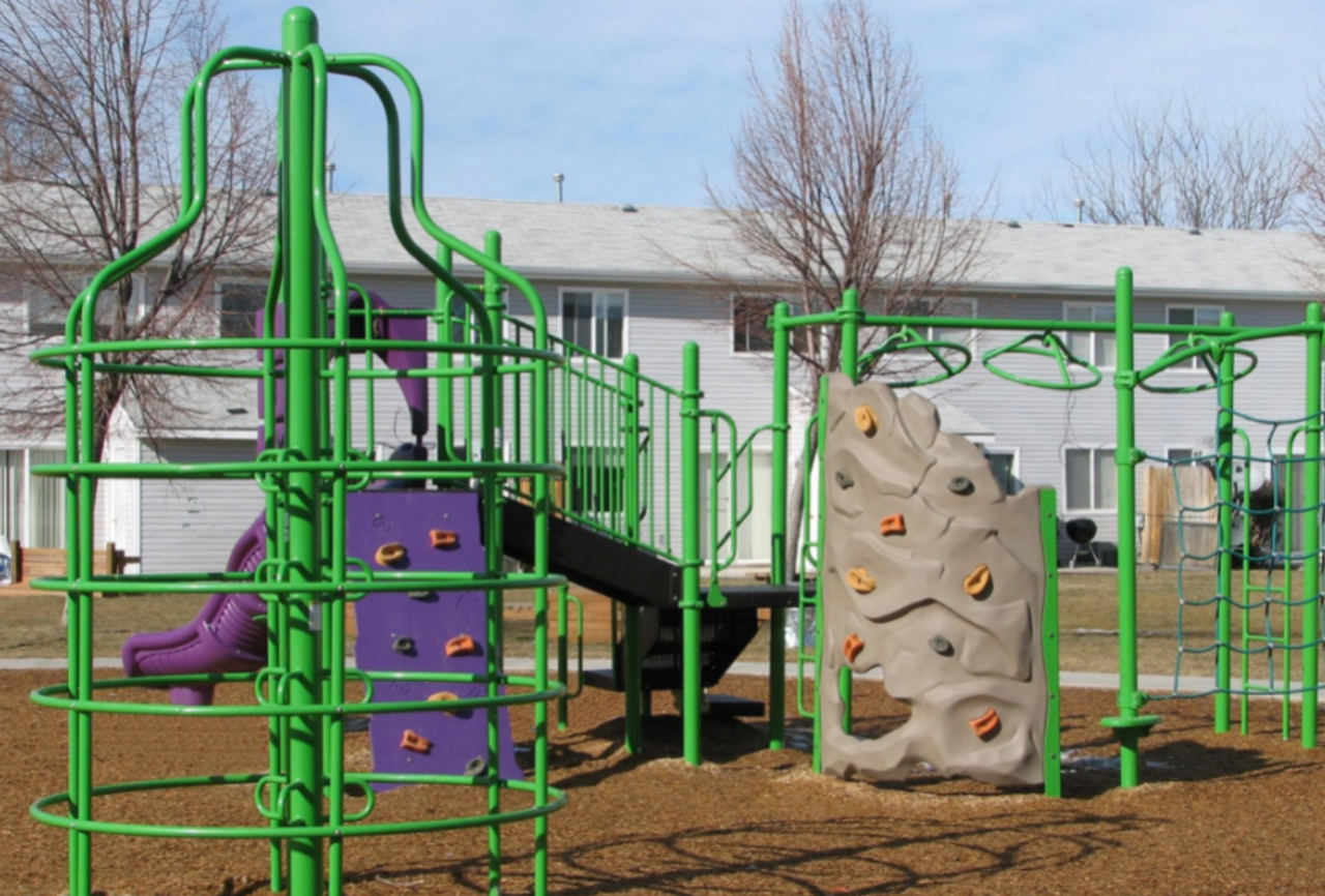 Northwest Pointe Apartments - Photo 2 of 4