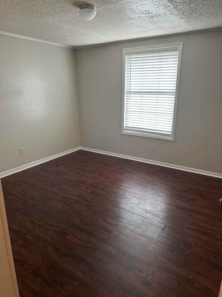 Oak Park Apartments - Photo 2 of 30