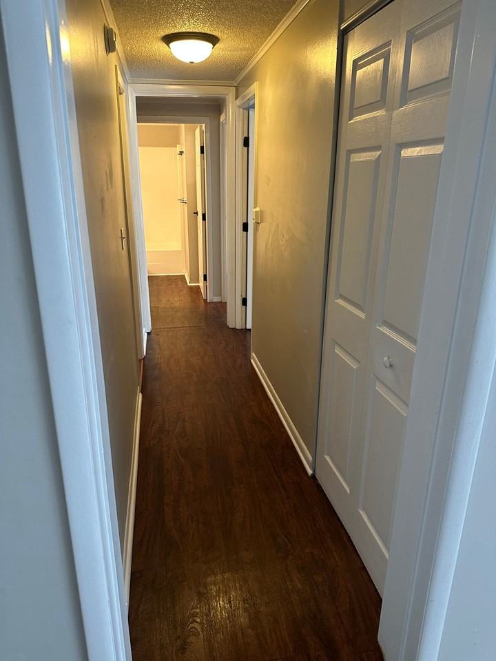 Oak Park Apartments - Photo 3 of 30