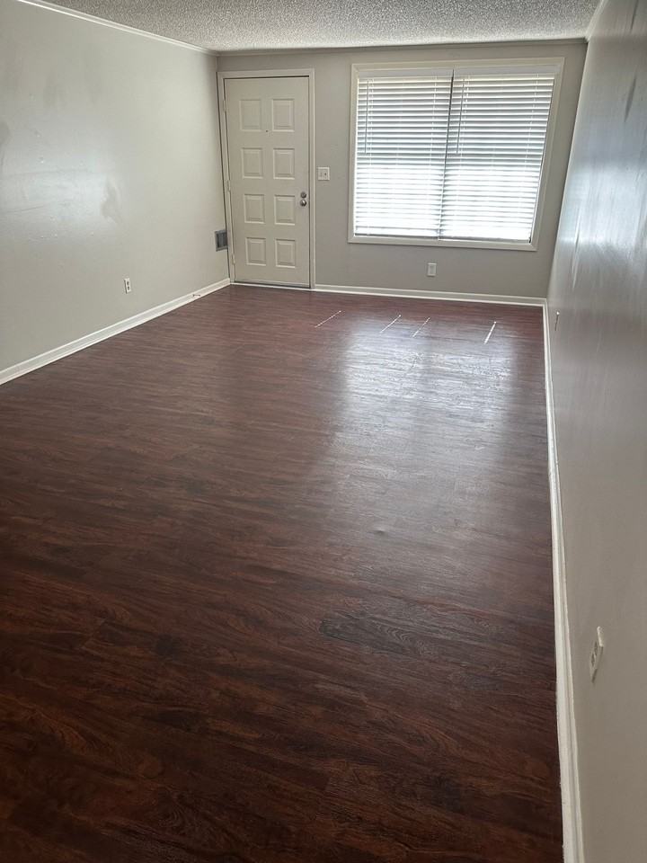 Oak Park Apartments - Photo 7 of 30