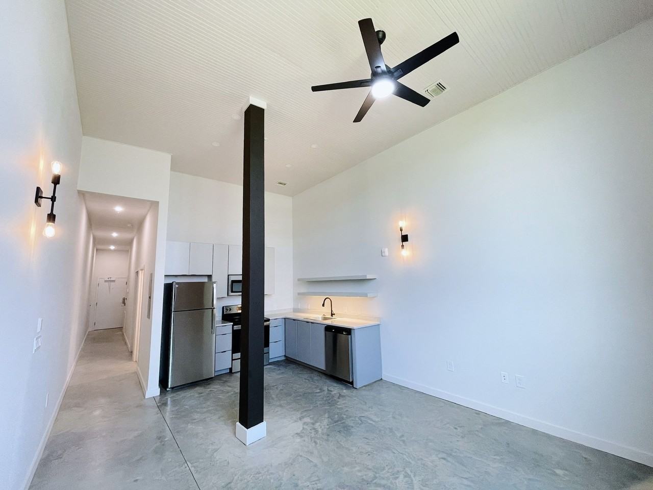 NOW 193 - Photo 3 of 35