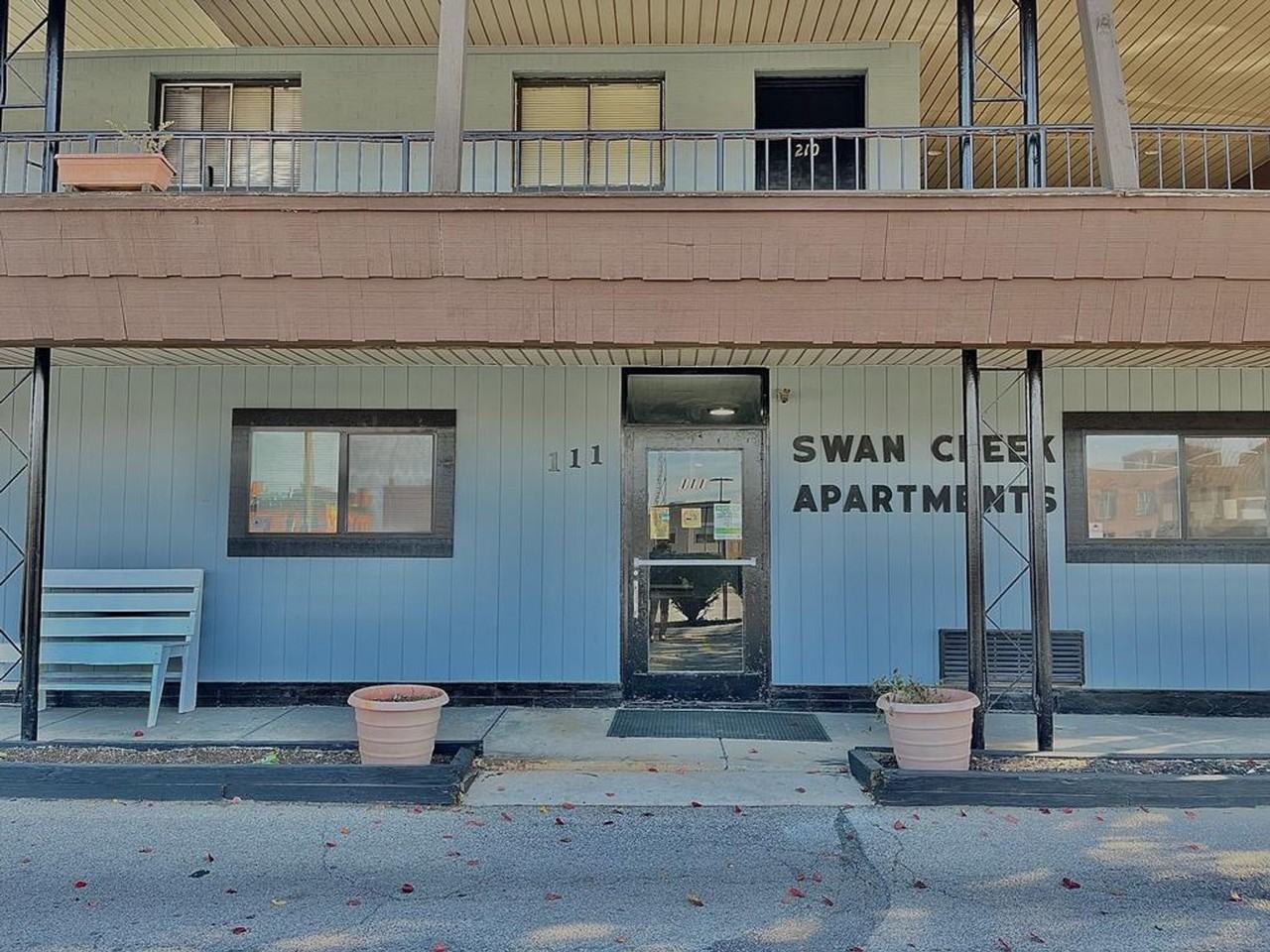 Luxe Apartments - Photo 2 of 14