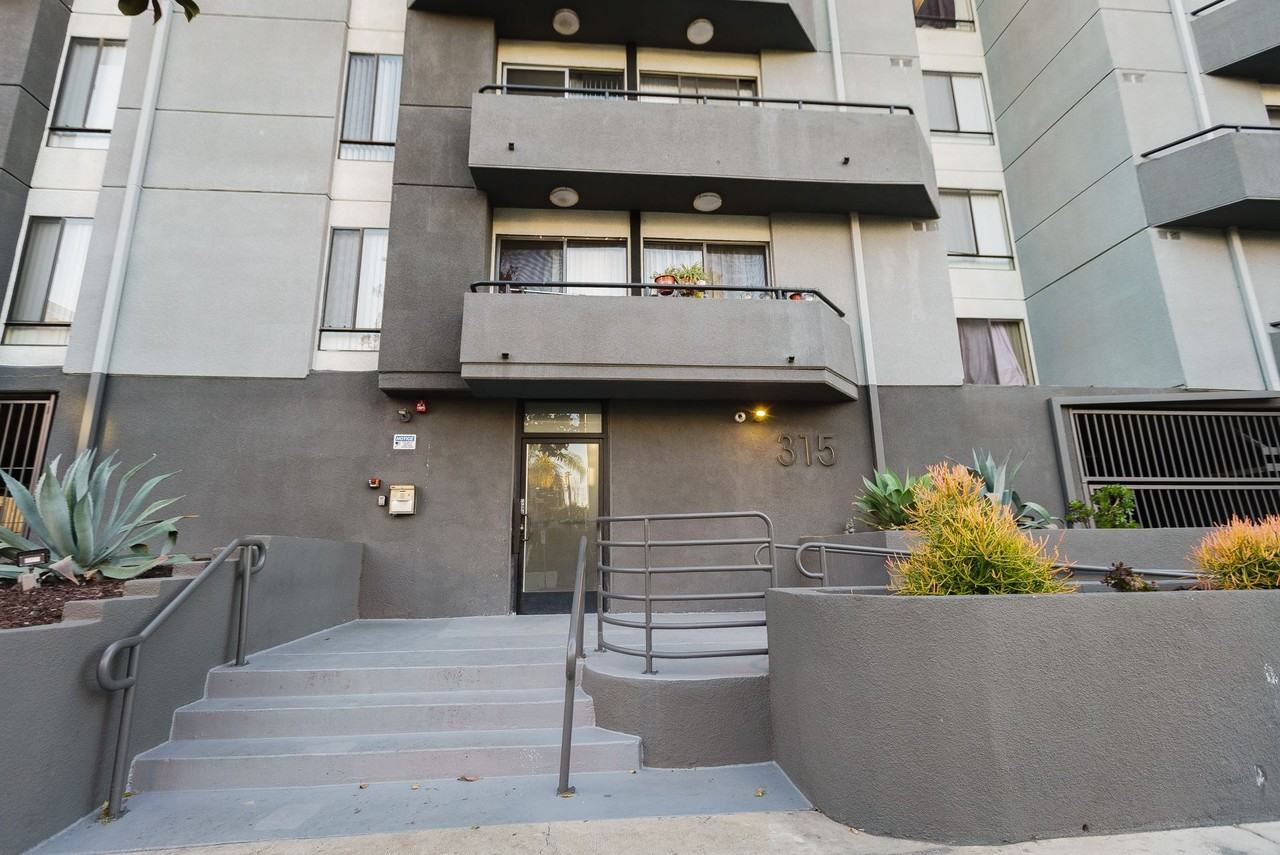 315 South Virgil Ave - Photo 5 of 9