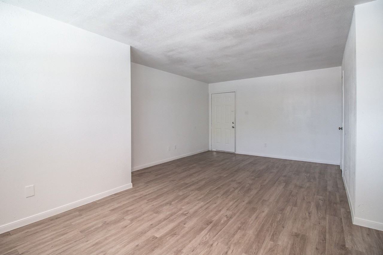 CK Shade Tree Apartments - Photo 7 of 18