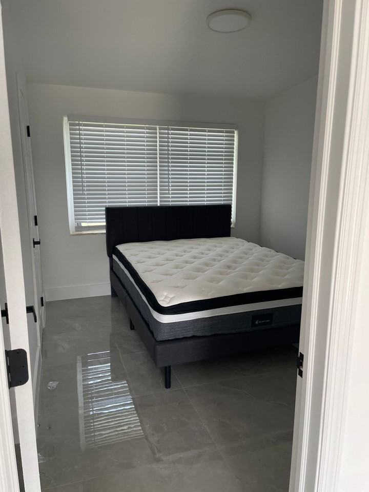 Beautiful 2 Bedroom Apartment for Rent – Hallandale - Photo 4 of 10