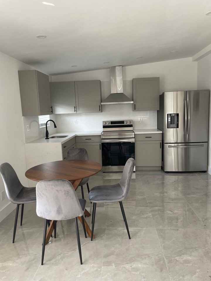 Beautiful 2 Bedroom Apartment for Rent – Hallandale - Photo 6 of 10