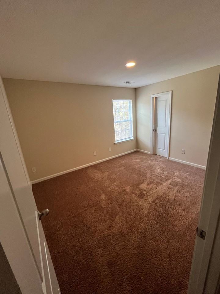 115 Winterberry Ln - Photo 3 of 31