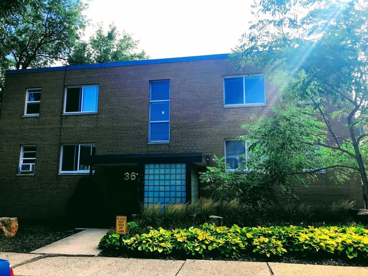 COLFAX VILLAS - Photo 2 of 7