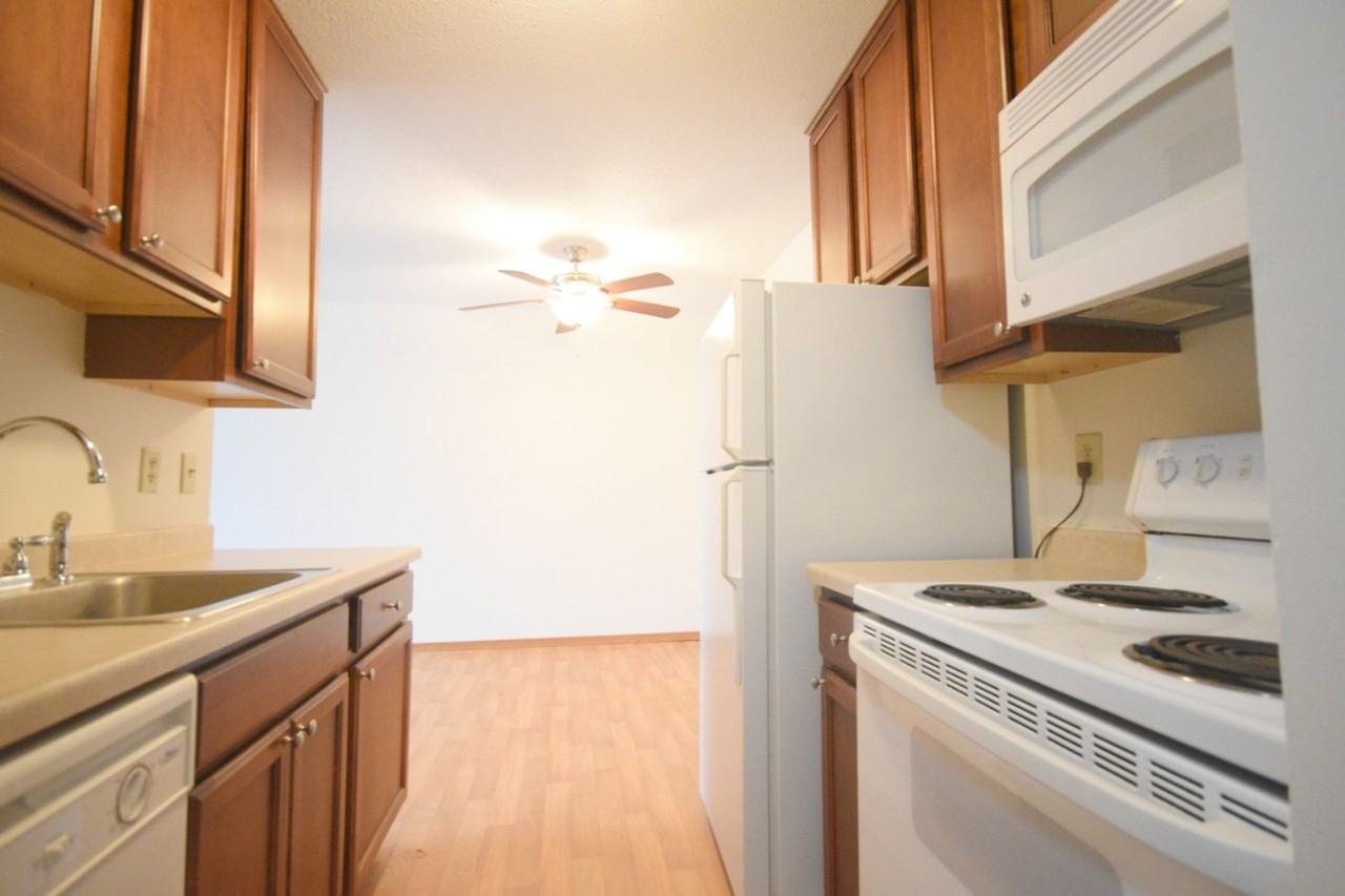 2211 Colfax Ave S - Photo 3 of 6