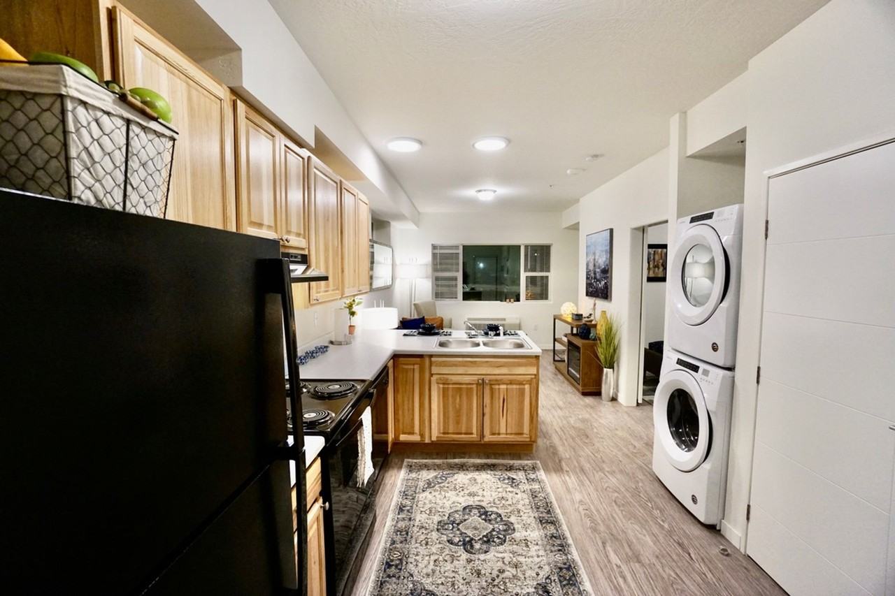 Majestic - Photo 3 of 8