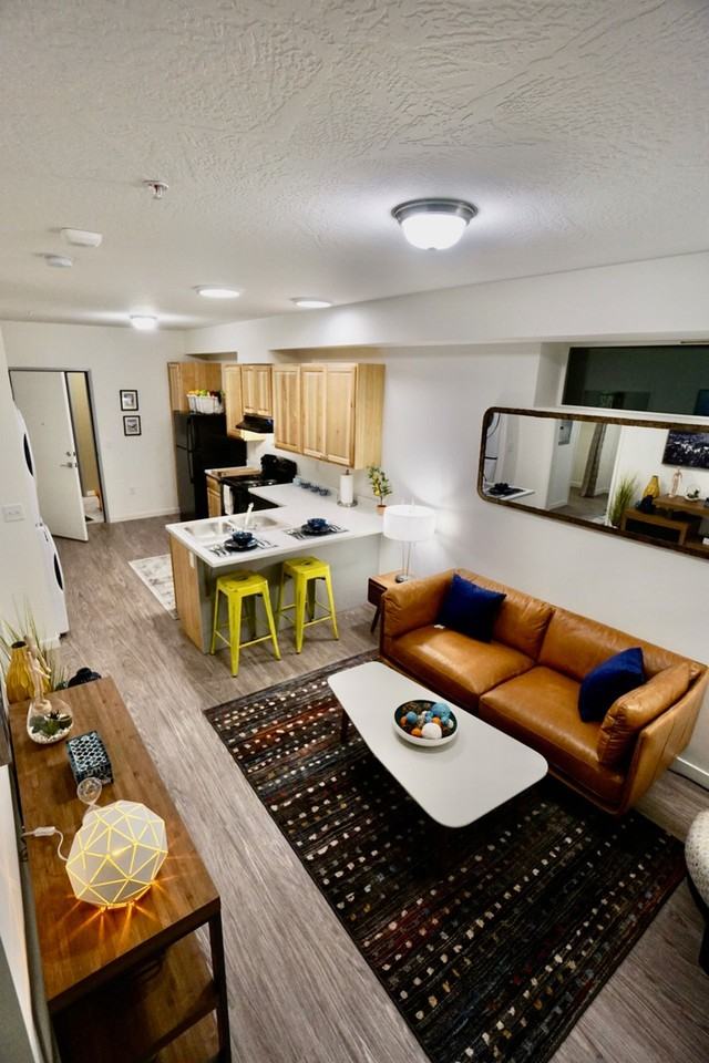 Majestic - Photo 6 of 8