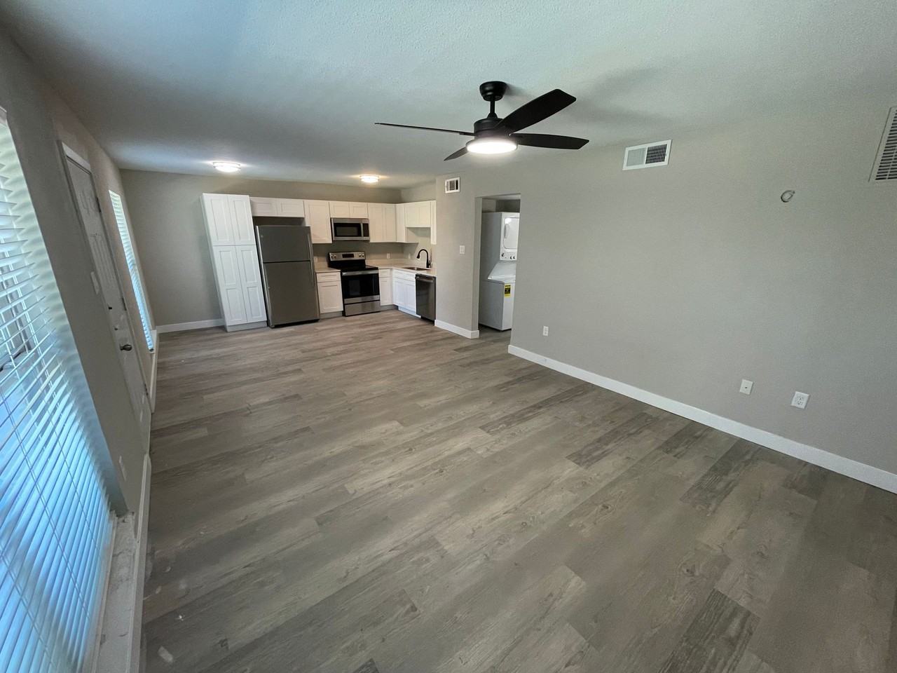 Venice Lofts - Photo 4 of 17