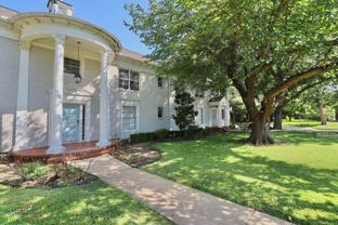 Lakewood Manor - Photo 1 of 1